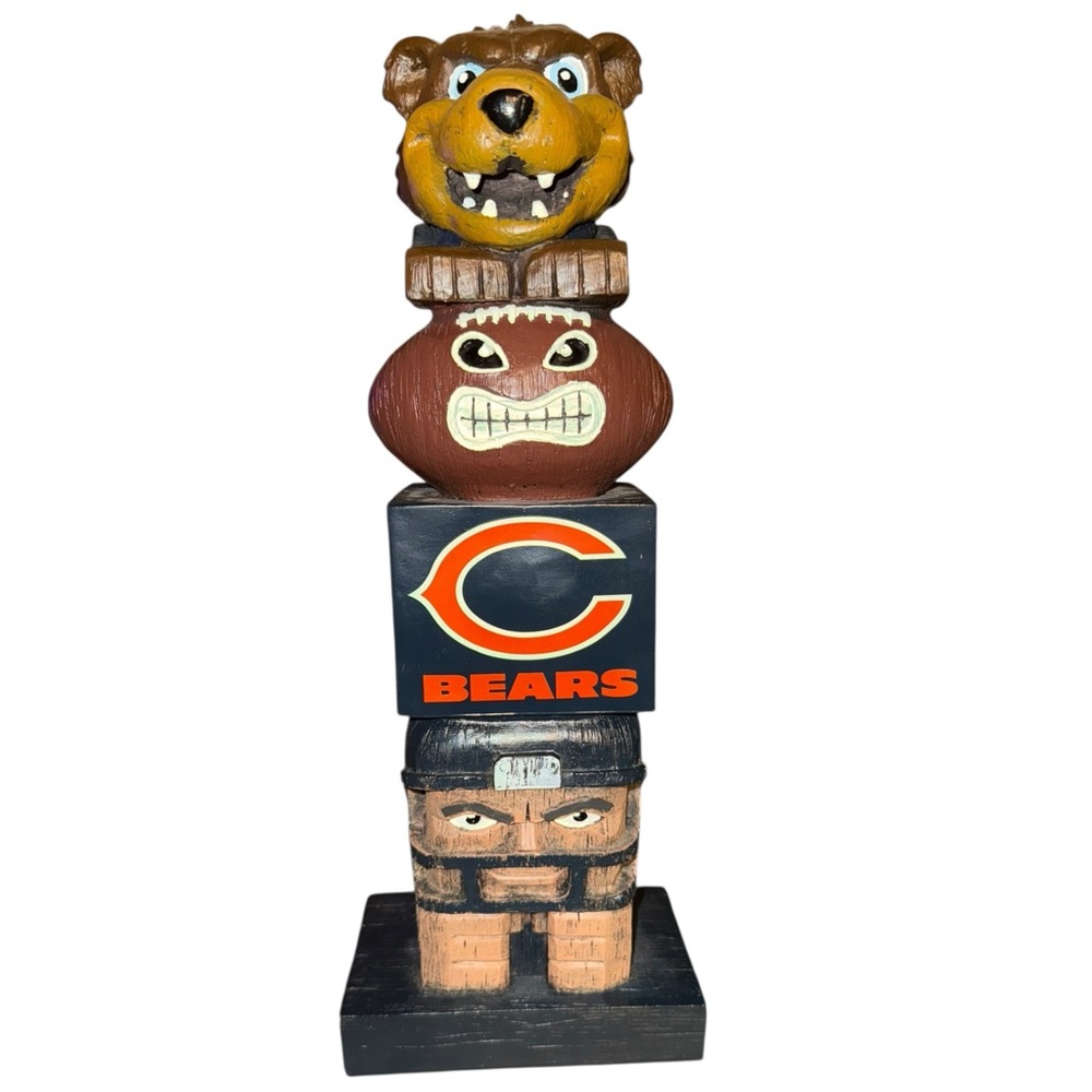 🏈 Chicago Bears Carved Wooden Totem Statue | NFL Garden Decor 🐻 - Picture 2 of 6